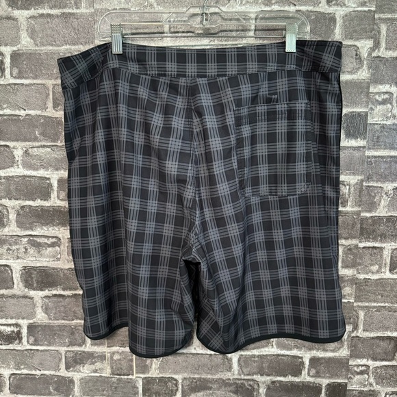 Nike 6.0 skateboarding board shorts black gray plaid swim - Picture 9 of 10